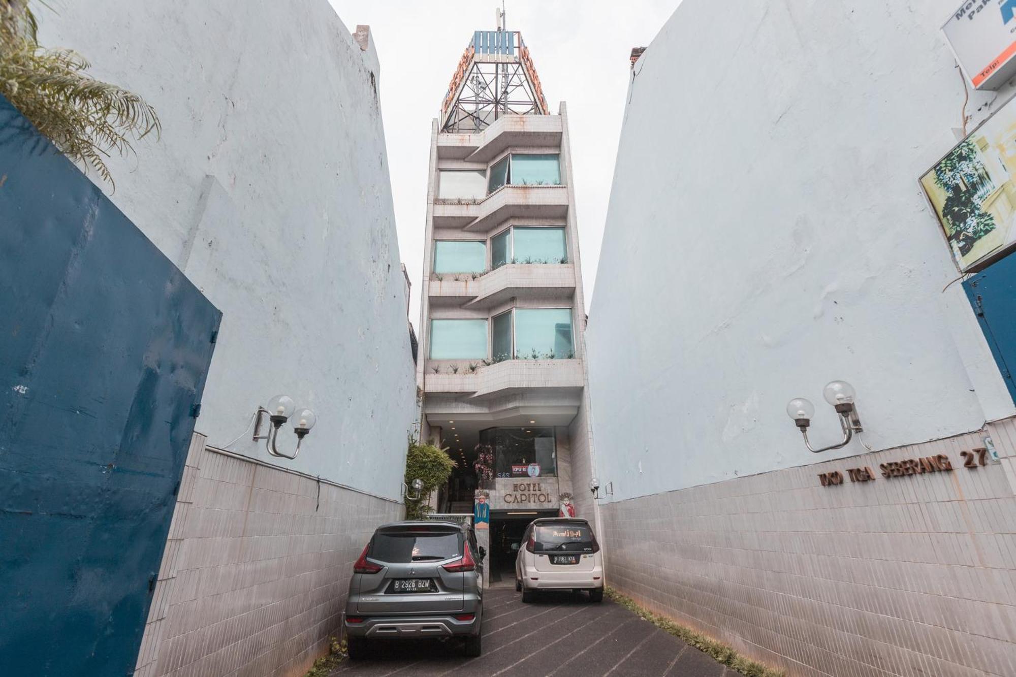 Oyo 671 Hotel Capitol Jakarta Exterior photo