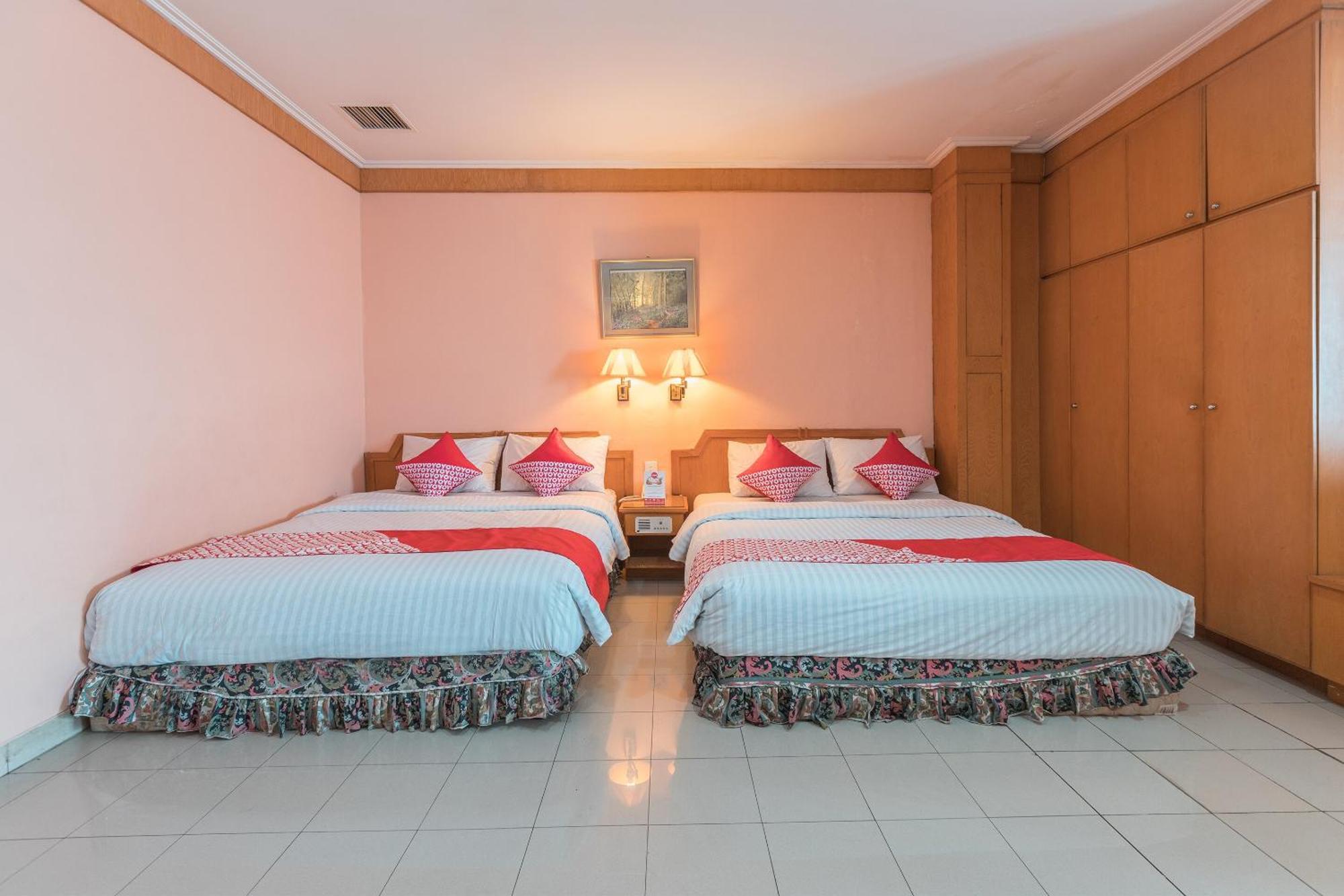 Oyo 671 Hotel Capitol Jakarta Exterior photo