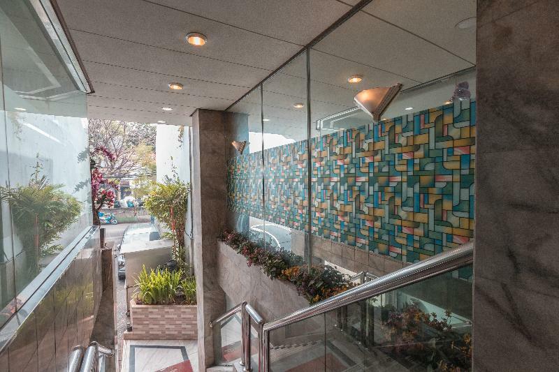 Oyo 671 Hotel Capitol Jakarta Exterior photo